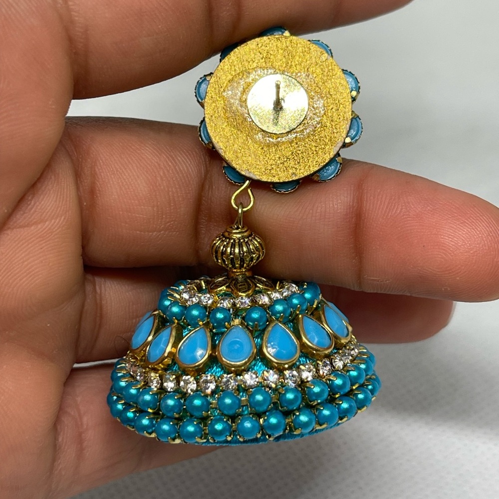 Blue earring - Picture 3 of 3